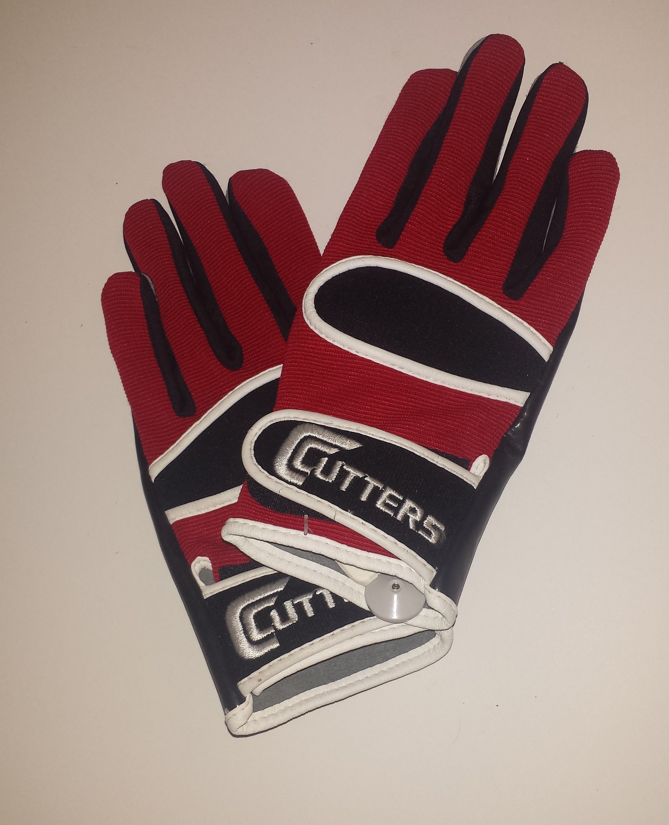 Cutters C-TACK X40 Revolution Football Gloves, Red/Black, Small